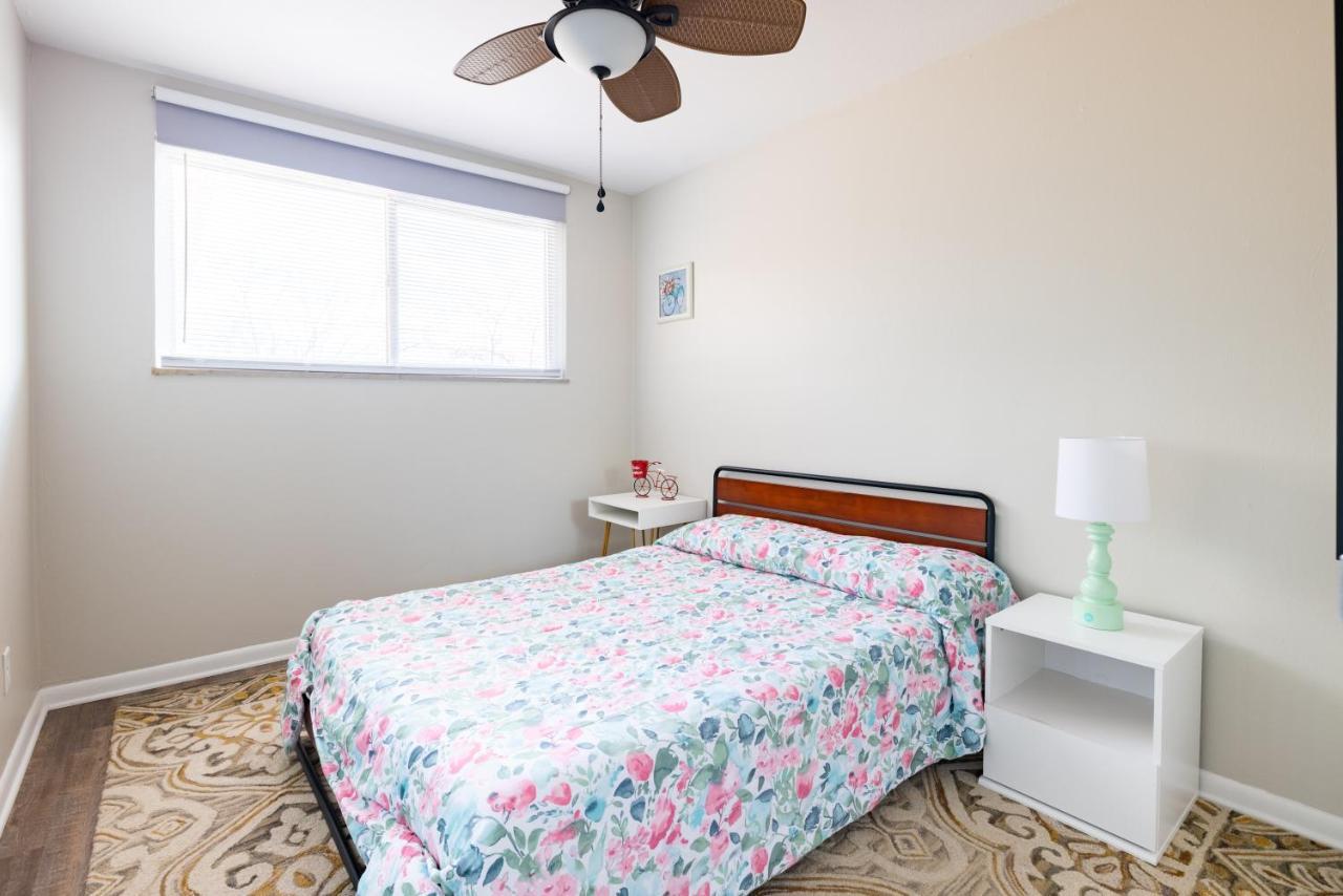 Georgetown Villas 3-2C Close To Cleveland Airport And Fairview Hospital Ideal For Long Stays! Fairview Park Exterior foto